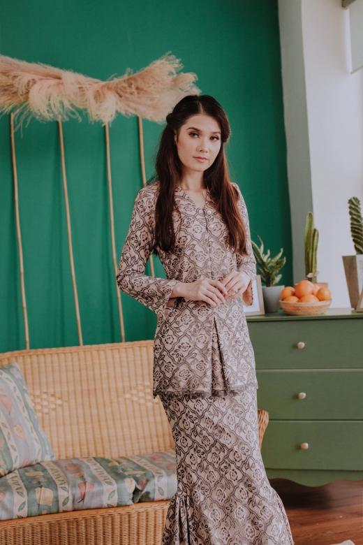 Larissa Lace Kurung - Beige